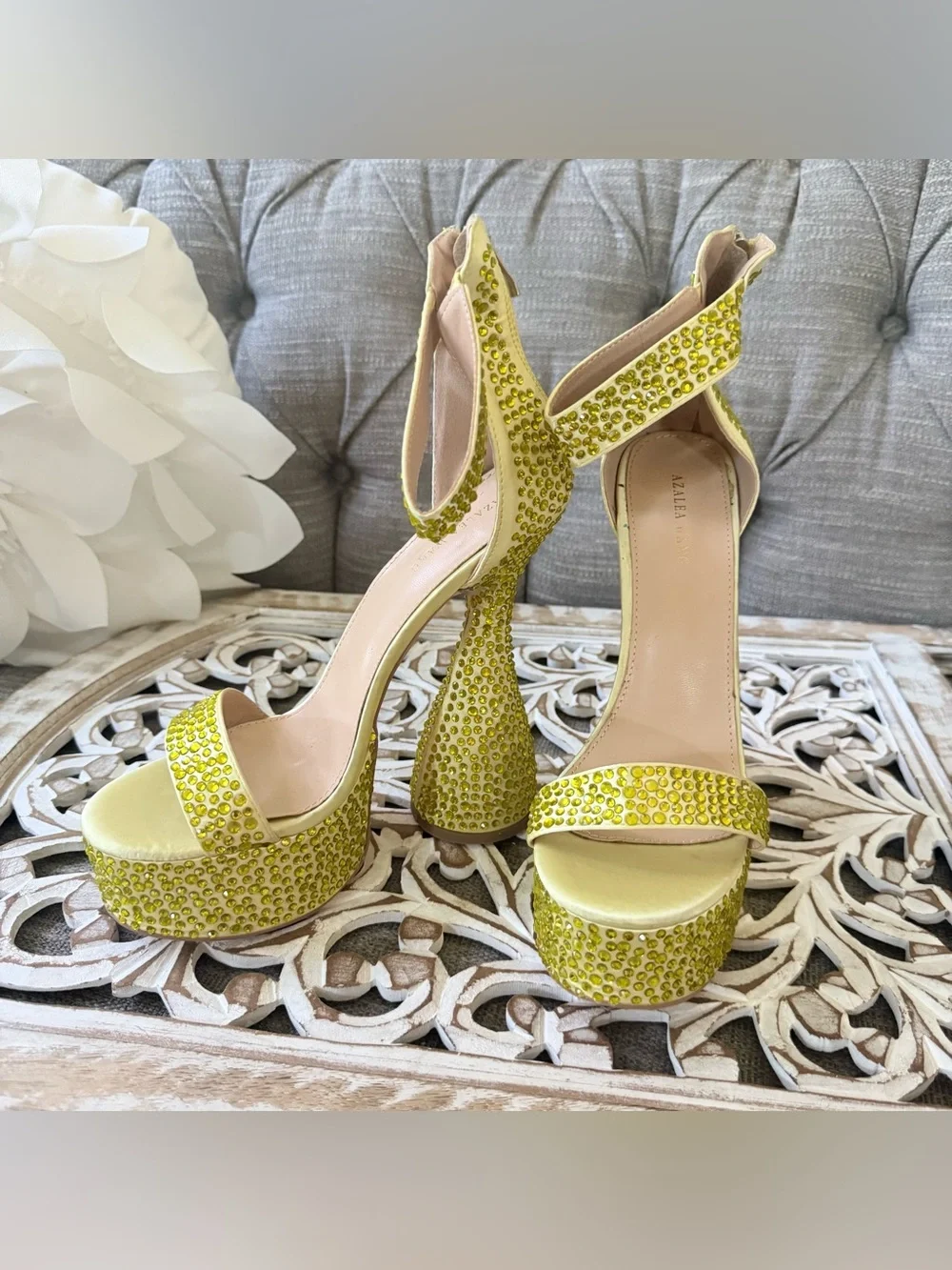 AZALEA WANG Lime Crystal Platform Sandals Women’s 11 NEW